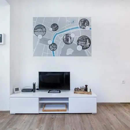 District Apartment *