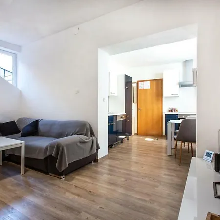District Apartment *